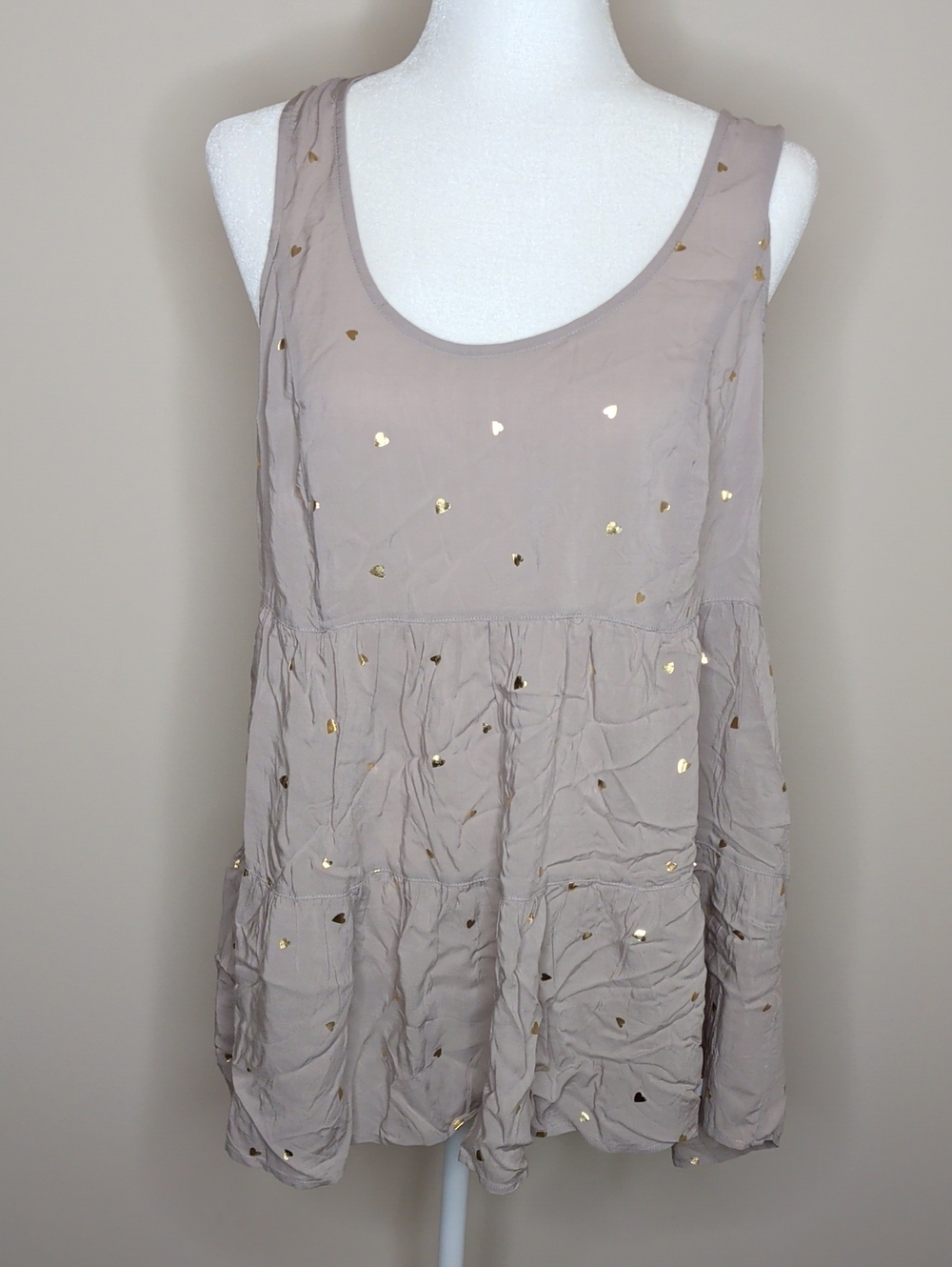 torrid Taupe Scoop Neck Peplum Tank with Gold Heart Foil Size 00
